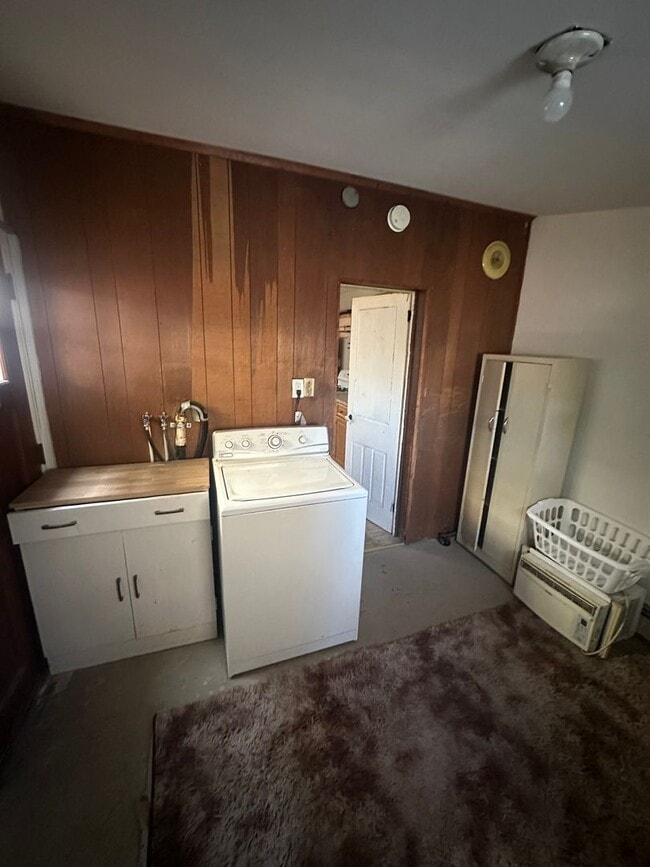 Building Photo - 451 Cherry St