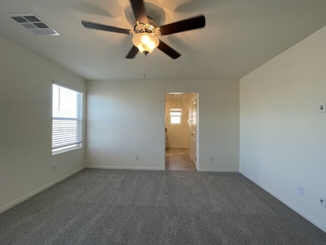 Building Photo - 4 BED 2.5 BATH 2 CAR GARAGE SINGLE FAMILY HOME IN CADENCE, HENDERSON w/ LARGE BACKYARD