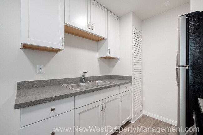 Building Photo - Upgraded Sherman Heights 1 Bedroom, Availa...