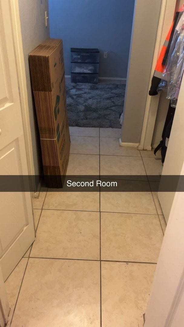 Building Photo - Well Appointed 2 bedroom 2 bathroom available February 1st.  Washer and Dryer Included!!!  Close ...