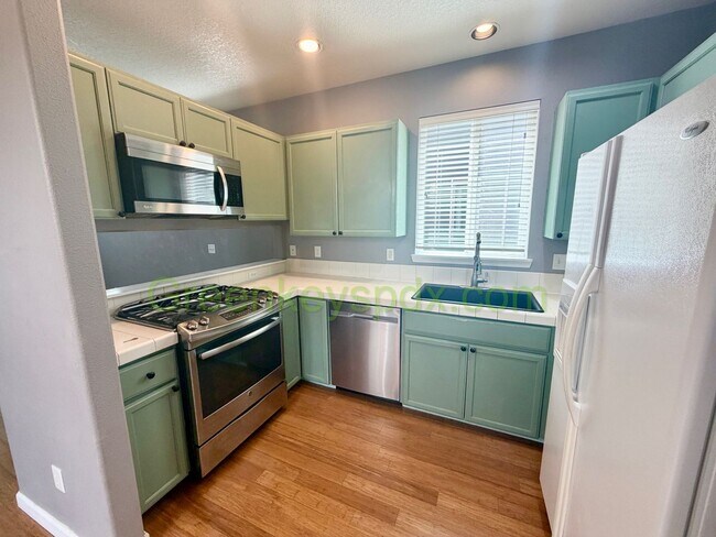 Building Photo - Awesome 3-bedroom 2.5-bathroom house in Arbor Roses Neighborhood in Hillsboro