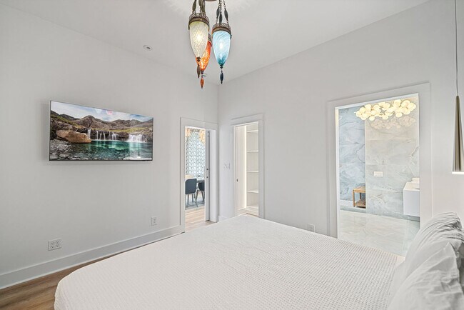 Building Photo - 20 St Francis Dr S