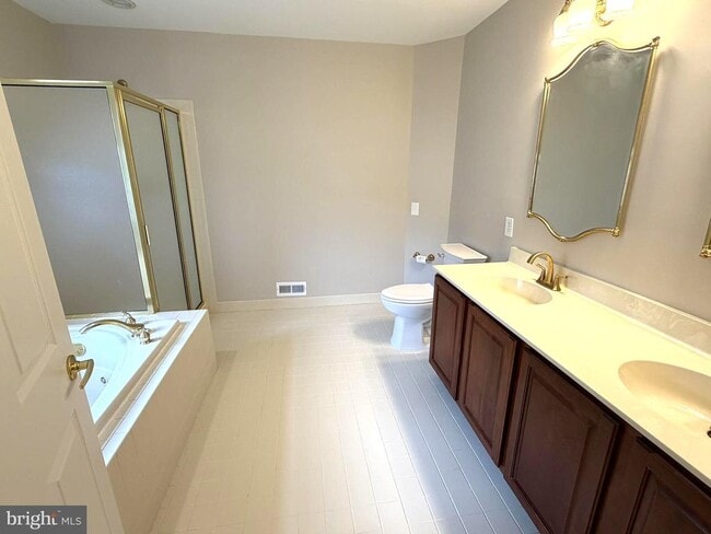 Building Photo - 40 Hearthstone Ln