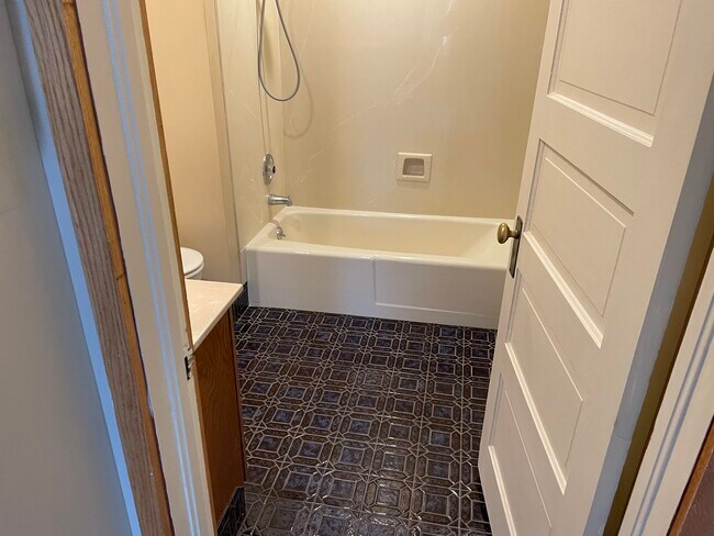 Bathroom - 1916 W Riverside Ave