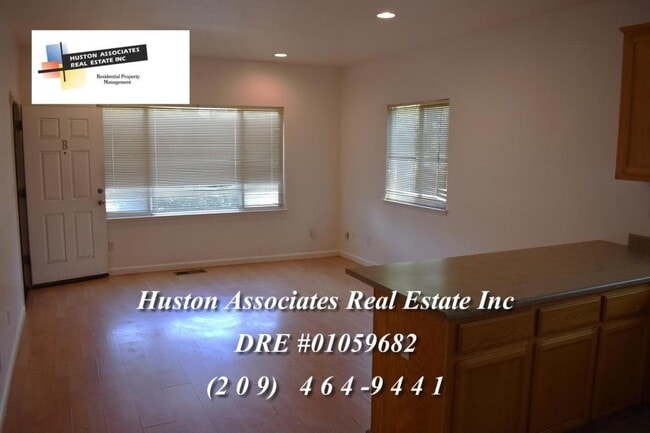 Building Photo - 1541 N El Dorado St