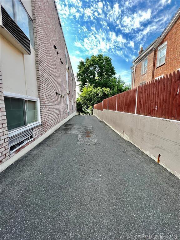 Building Photo - 1428 North Ave