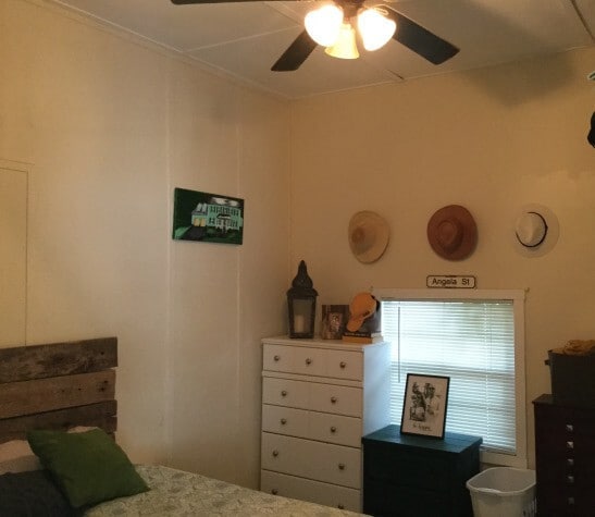 Building Photo - 2 bed + Den 1 bath Single Family House in Bahama Village