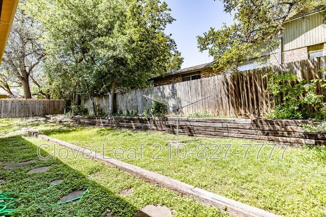 Building Photo - 8246 Phoenix Ave
