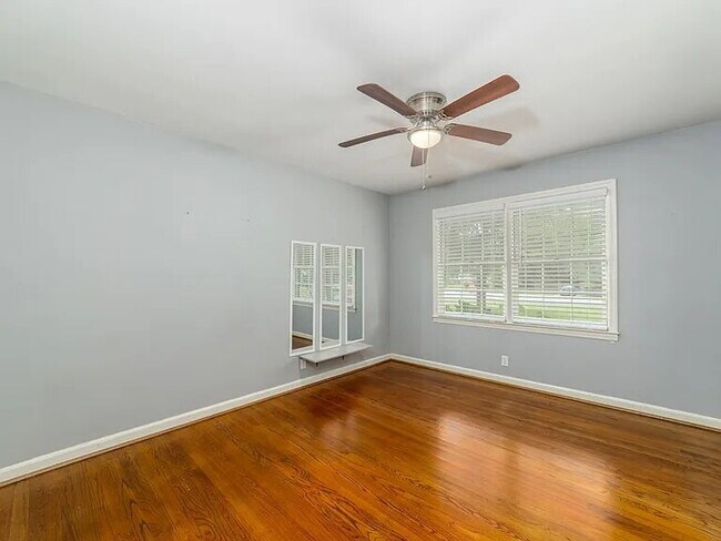 Building Photo - COMING SOON — Available August 17 | 3BR/2BA Midtown Brick Ranch | Lawn Care, Pest Control & W/D I...