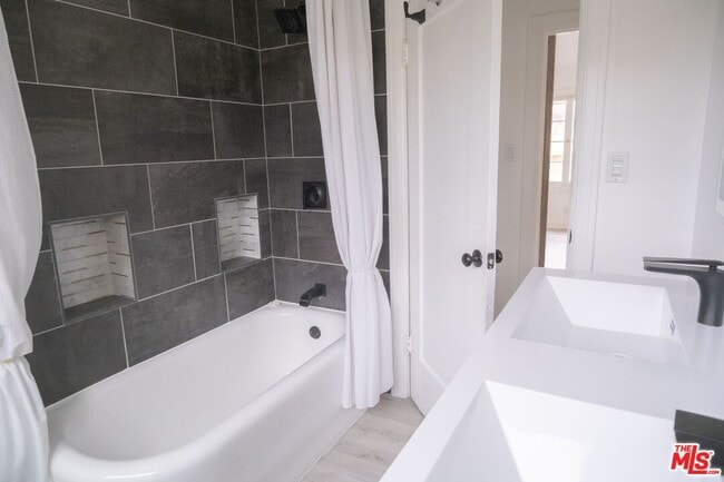 Building Photo - 5112 Edgewood Pl