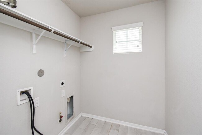 Building Photo - 2330 Honey Heights Ln
