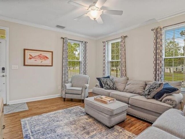 Building Photo - Three Bedroom Townhome in Southwood