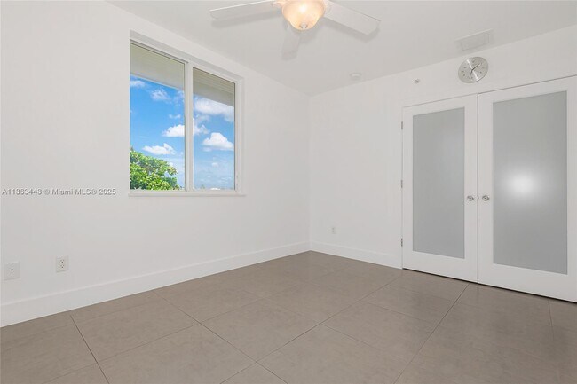 Building Photo - 555 E Dania Beach Blvd