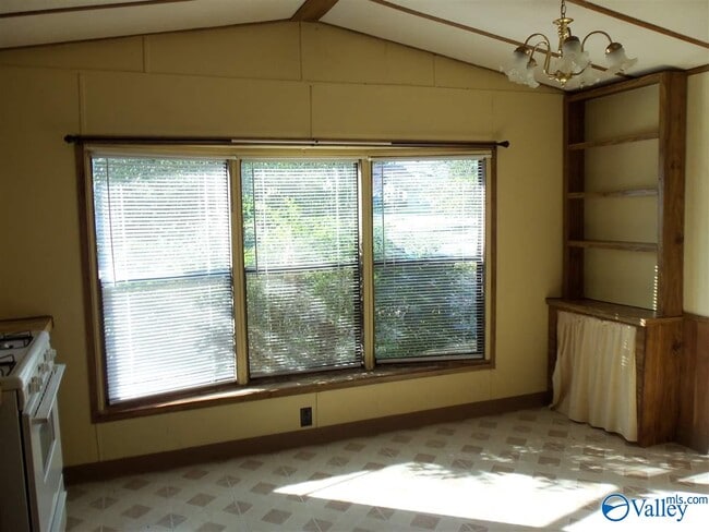 Building Photo - 140 Chestnut Rd