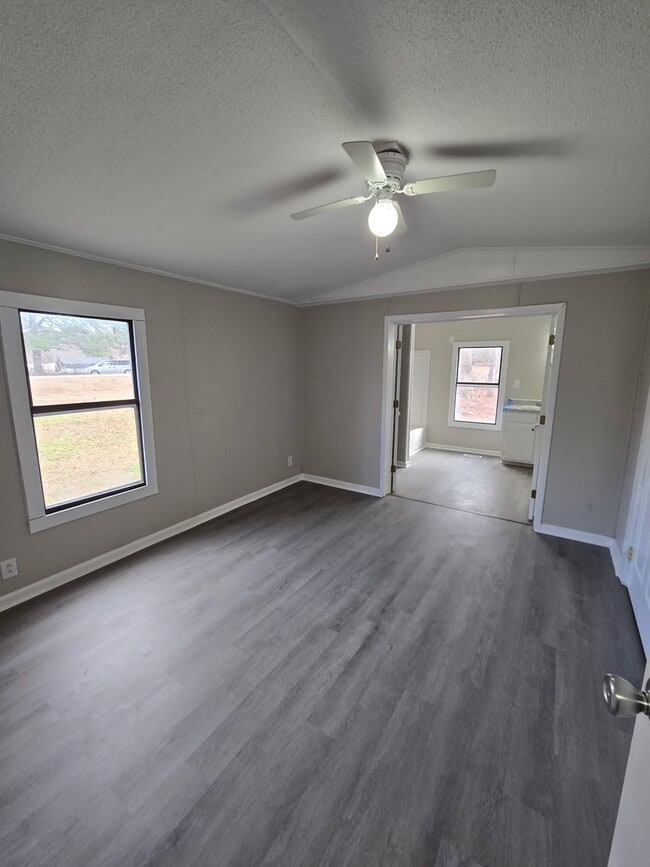 Building Photo - 8900 Kiger Rd