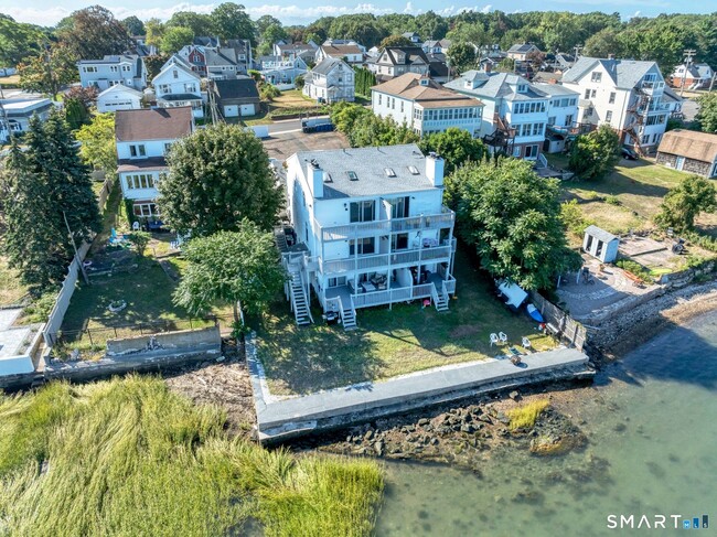 Building Photo - 86 Cove St