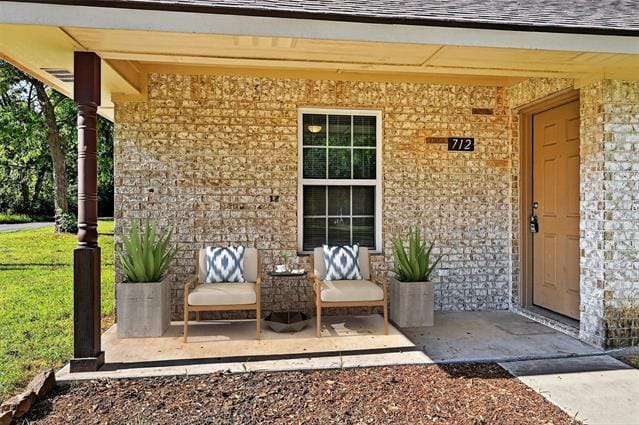 Building Photo - 712 Seven Oaks Rd