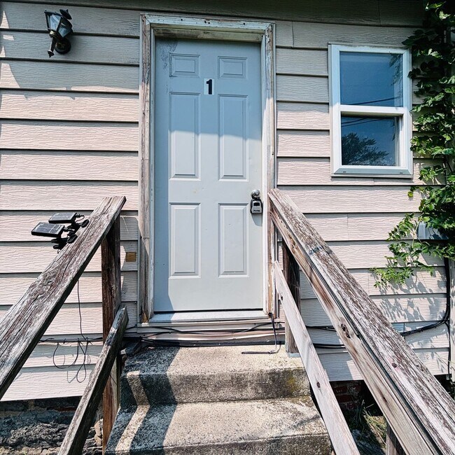 Building Photo - 3004 Lehigh St