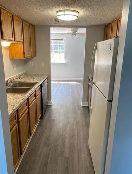 Building Photo - 9732 Springfield Woods Cir