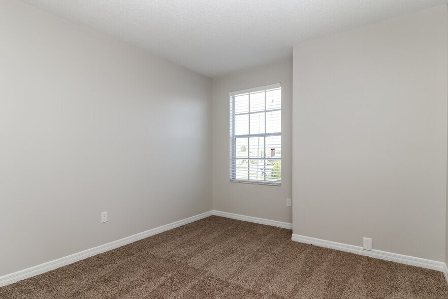 Building Photo - 2332 Flamingo Lakes Dr