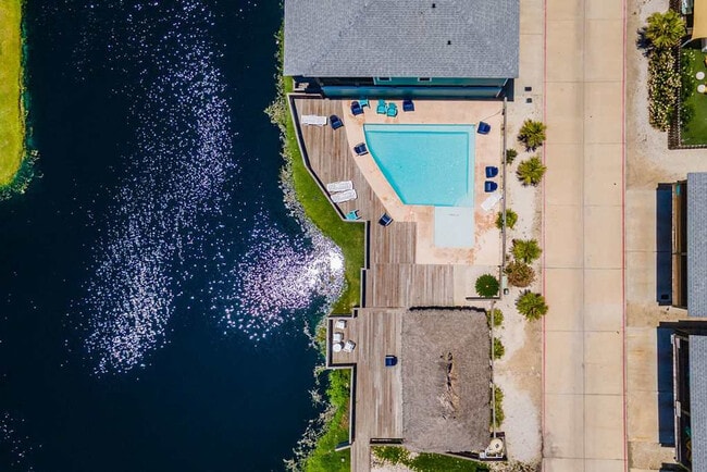 Building Photo - 2727 Eleventh Street-SI ID1023166P