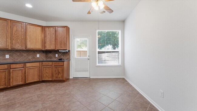 Building Photo - 9954 Knob Hollow Way