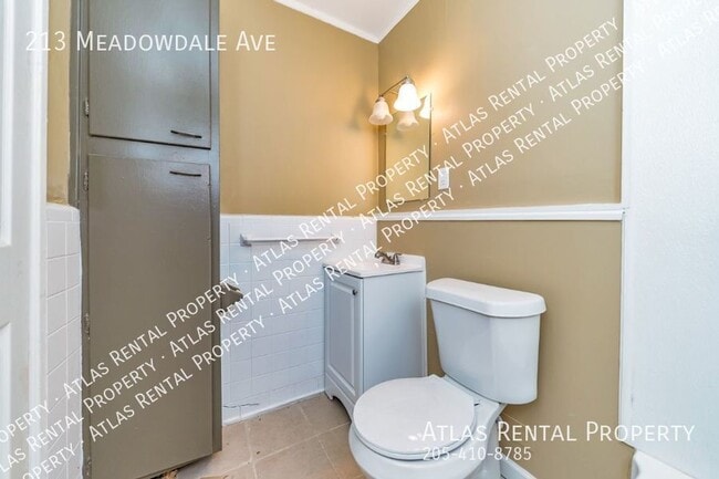 Building Photo - 213 Meadowdale Ave