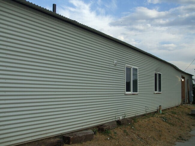Building Photo - 10600 W Tahiti St