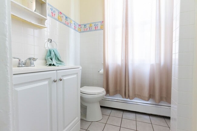 Building Photo - NO BROKER FEE!  SPACIOUS AND BRIGHT BRIGHTON CTR 5 BED/3 BATH AVAIL 9/1