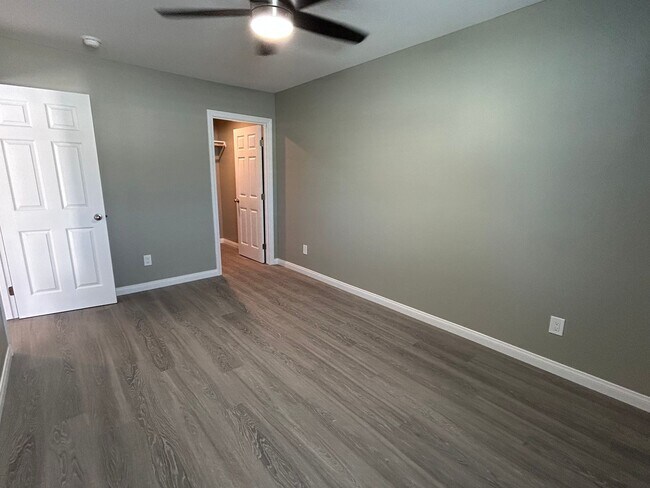Building Photo - 1 Bed/1 Bath Newly Renovated