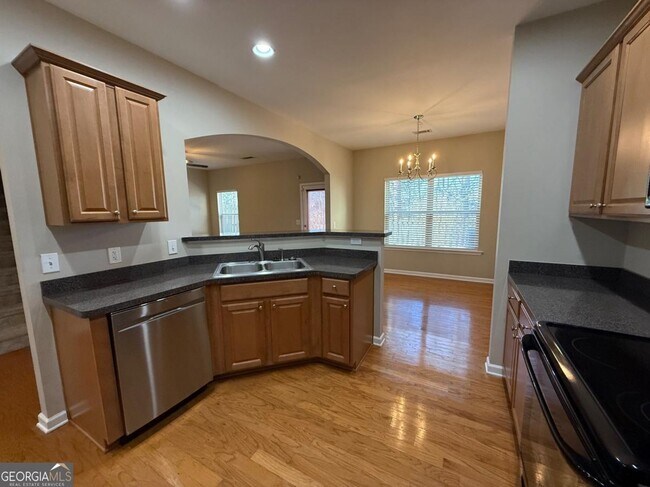 Building Photo - 314 Pin Oak Ave