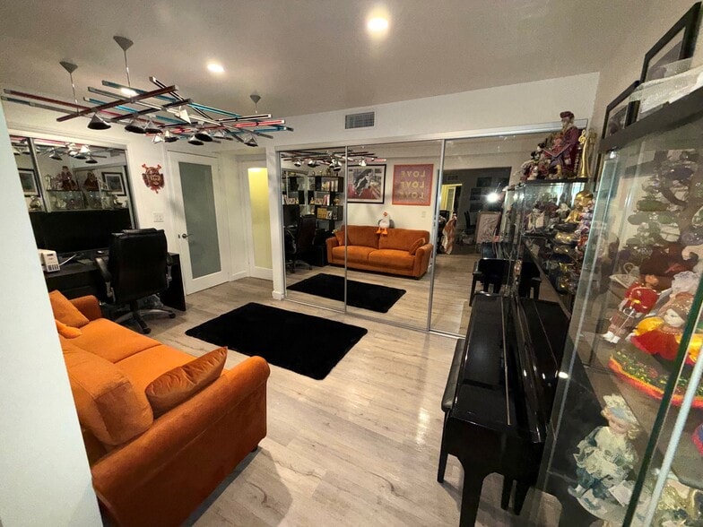 Office/Piano/Laundry Room - 843 4th St