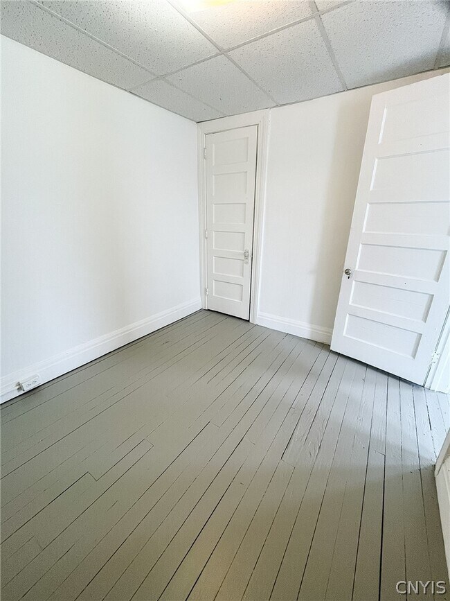 Building Photo - 911 State St