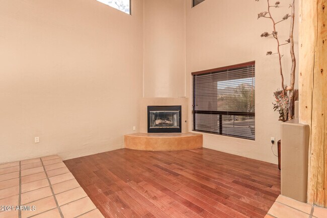Building Photo - 16411 N Skyridge Ln