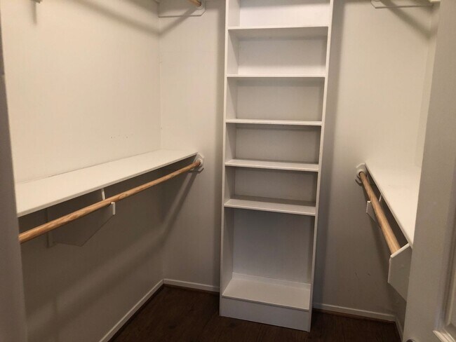 Building Photo - 3507CU