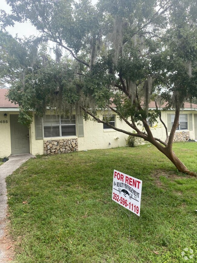 Building Photo - 2 bed 2 bathroom duplex