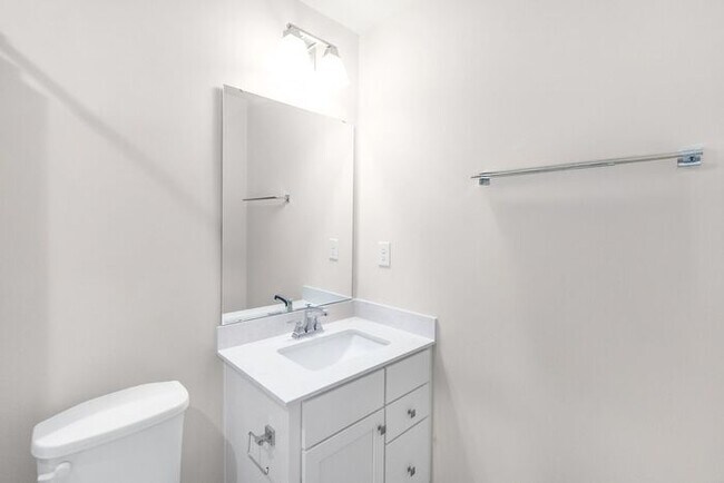 Building Photo - Stunning 3-Bedroom Townhouse in the Heart of South End!