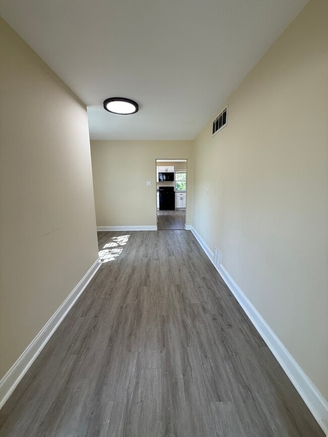 Building Photo - 428 3rd Ave