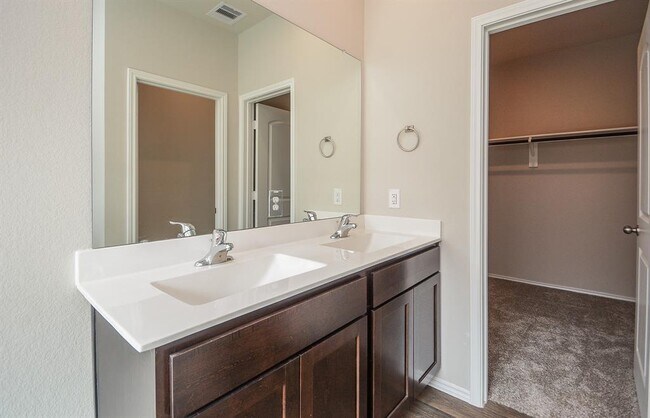 Building Photo - 6508 Wild Cilliment Ct