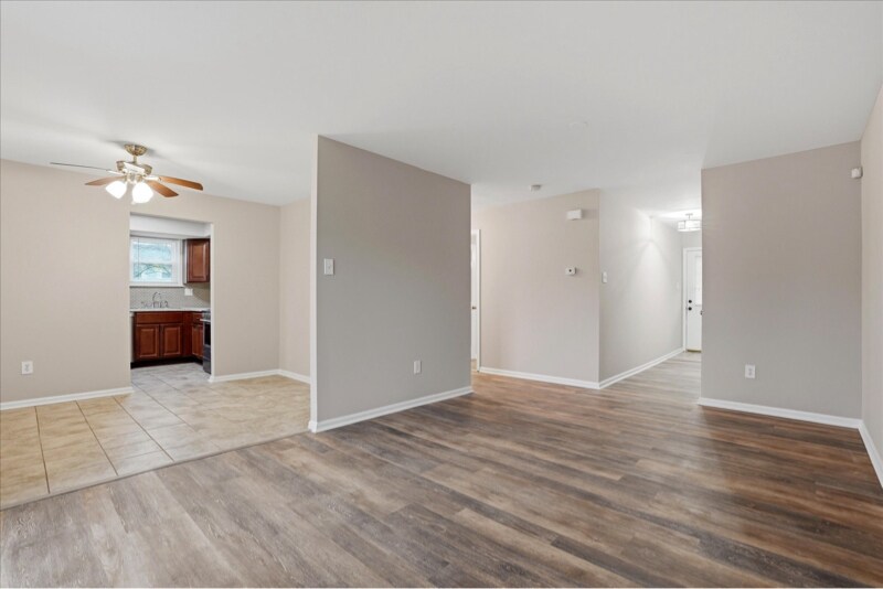 Building Photo - 4546 Rosemarie Dr