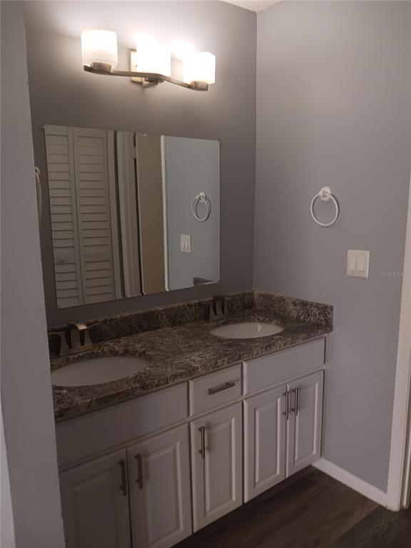 Building Photo - 7706 Covedale Dr