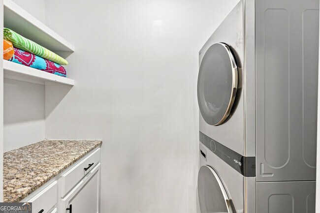 Building Photo - 4225 Twin Rivers Dr