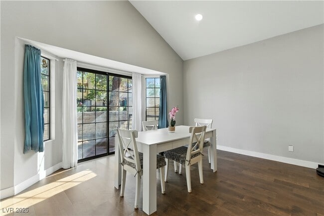 Building Photo - 3280 Dayflower St