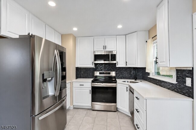 Building Photo - 58 Jardine Rd