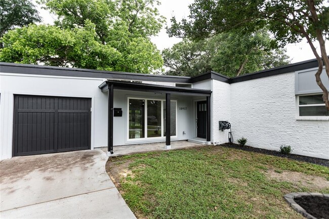 Building Photo - 10937 Greenwillow Dr
