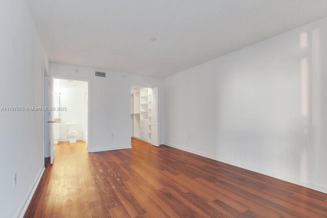 Building Photo - 1756 N Bayshore Dr