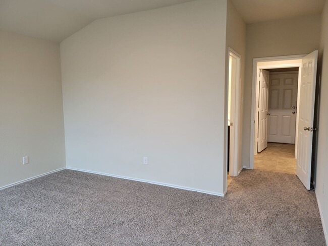 Building Photo - BEAUTIFUL YOWELL RANCH HOME!