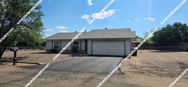 Building Photo - Welcoming 3 Bedroom, 2 Bathroom, 2 Car Gar...