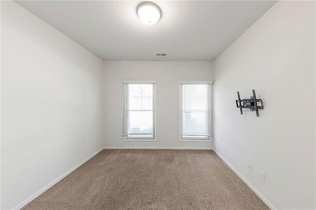 Building Photo - 3625 Hawthorne Terrace