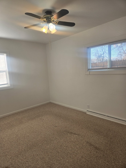 Building Photo - 1228 Broadwater Ave